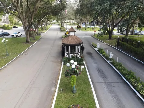 3740 Inverrary Drive Lauderhill FL 33319