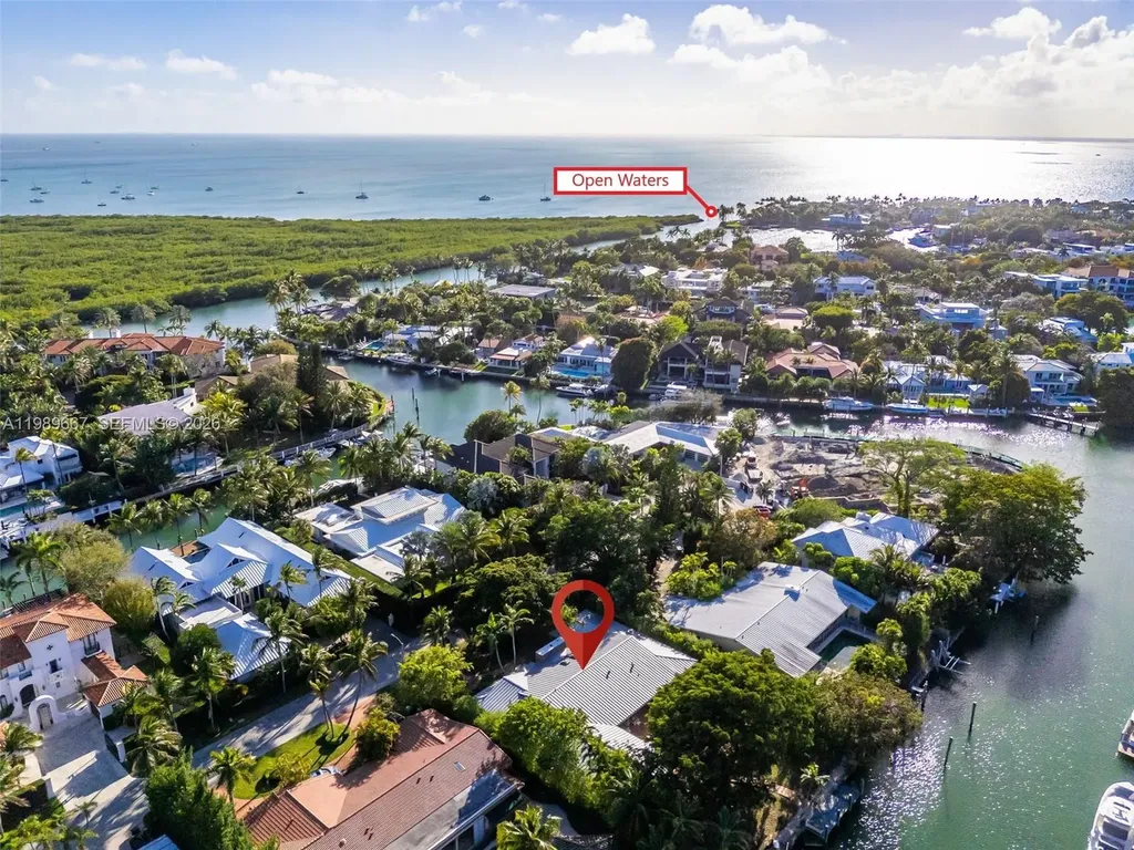 221 Knollwood Drive Key Biscayne FL 33149