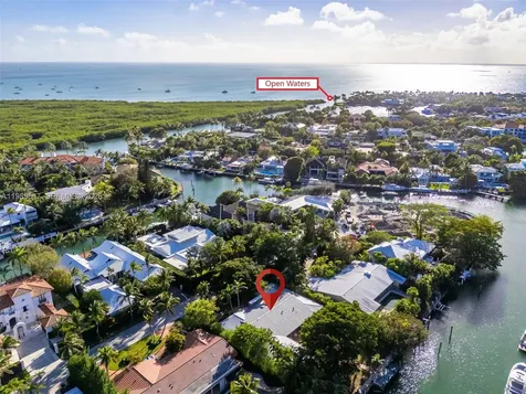 221 Knollwood Drive Key Biscayne FL 33149