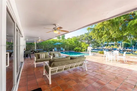221 Knollwood Drive Key Biscayne FL 33149