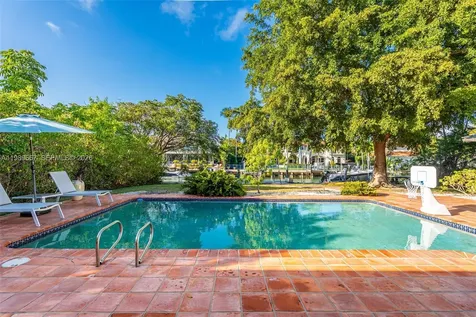 221 Knollwood Drive Key Biscayne FL 33149