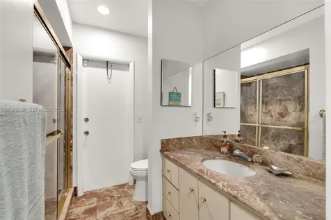 221 Knollwood Drive Key Biscayne FL 33149