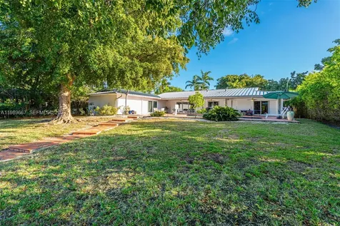 221 Knollwood Drive Key Biscayne FL 33149