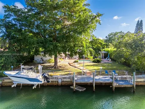 221 Knollwood Drive Key Biscayne FL 33149