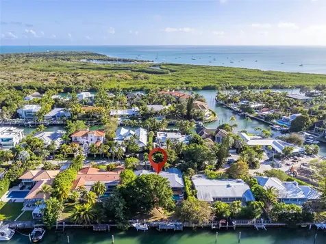 221 Knollwood Drive Key Biscayne FL 33149