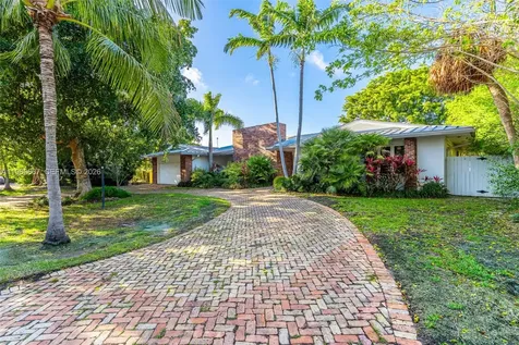 221 Knollwood Drive Key Biscayne FL 33149