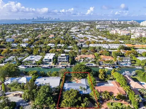 221 Knollwood Drive Key Biscayne FL 33149