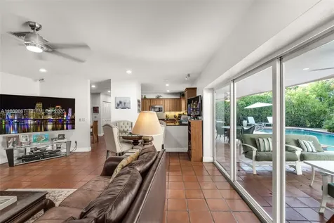 221 Knollwood Drive Key Biscayne FL 33149