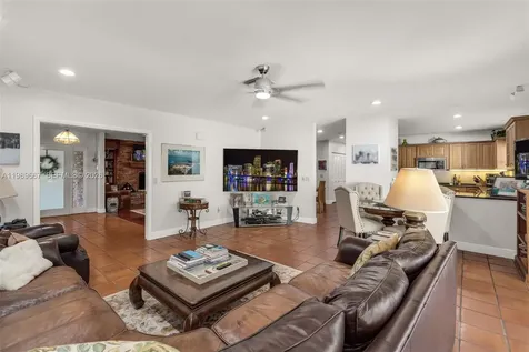221 Knollwood Drive Key Biscayne FL 33149