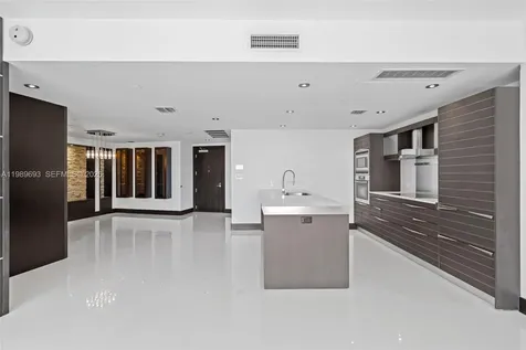 200 Biscayne Boulevard Way Miami FL 33131