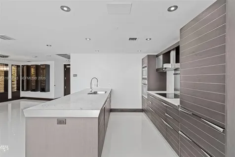 200 Biscayne Boulevard Way Miami FL 33131