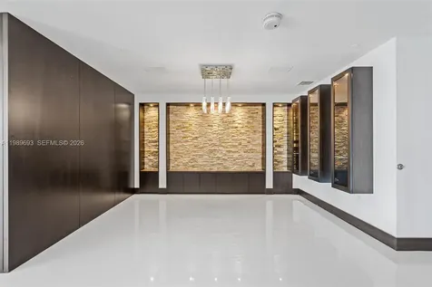200 Biscayne Boulevard Way Miami FL 33131