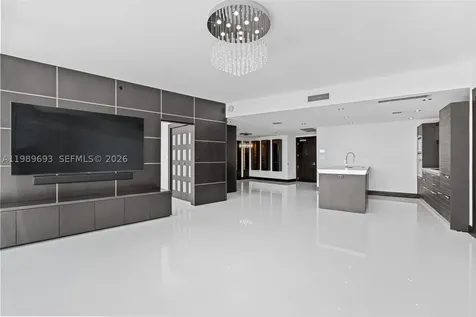 200 Biscayne Boulevard Way Miami FL 33131