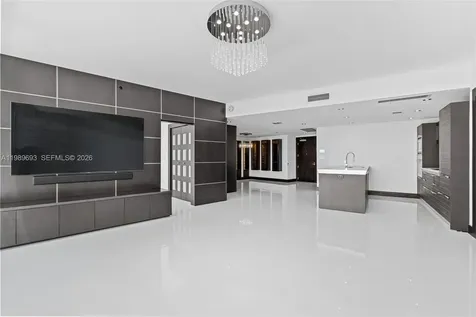 200 Biscayne Boulevard Way Miami FL 33131