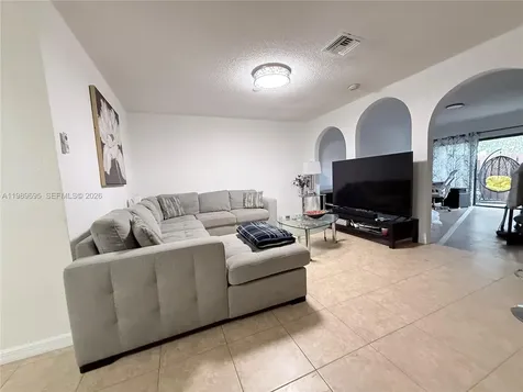 2381 SW 70th Avenue Davie FL 33317