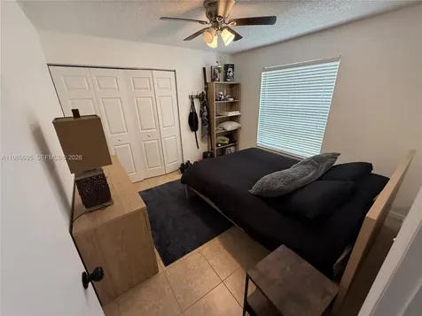 2381 SW 70th Avenue Davie FL 33317