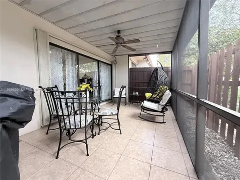 2381 SW 70th Avenue Davie FL 33317