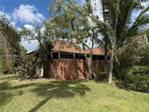 2381 SW 70th Avenue Davie FL 33317