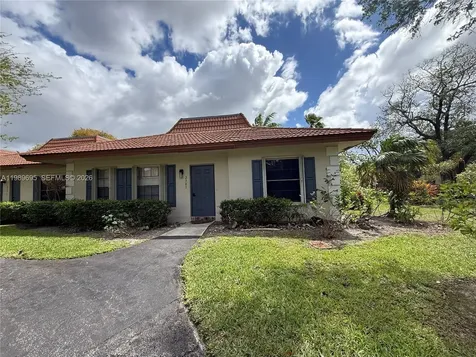 2381 SW 70th Avenue Davie FL 33317