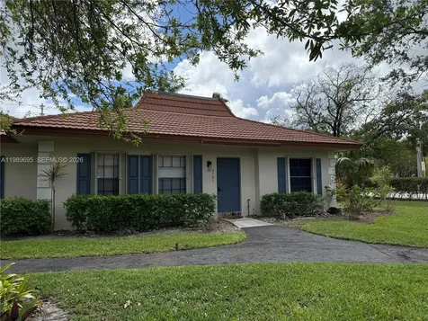 2381 SW 70th Avenue Davie FL 33317