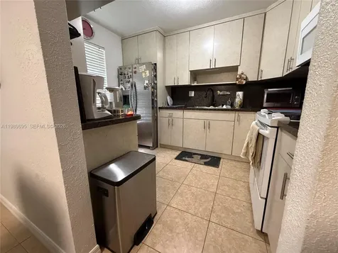 2381 SW 70th Avenue Davie FL 33317