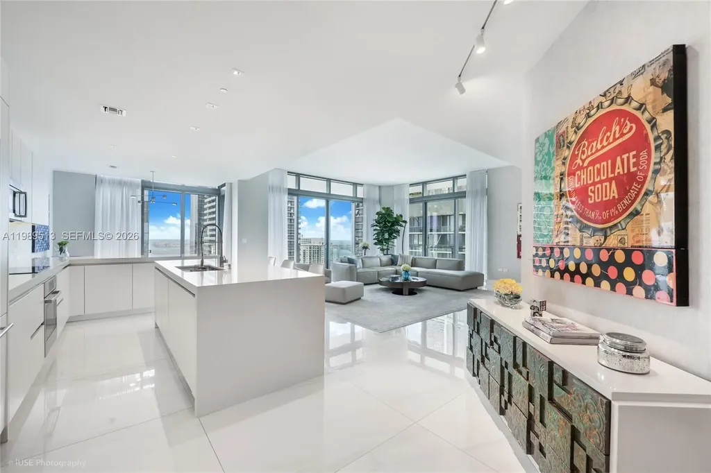 88 SW 7th Street Miami FL 33130