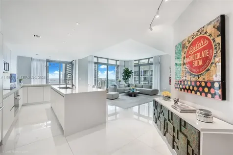 88 SW 7th Street Miami FL 33130