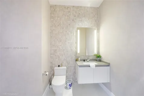 88 SW 7th Street Miami FL 33130