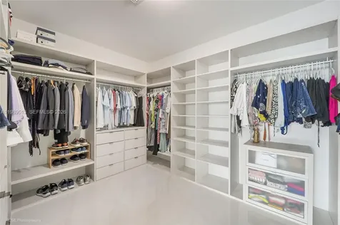88 SW 7th Street Miami FL 33130