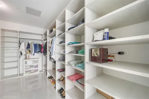 88 SW 7th Street Miami FL 33130