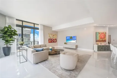 88 SW 7th Street Miami FL 33130