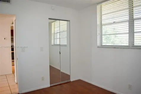 9230 Lagoon Place Davie FL 33324