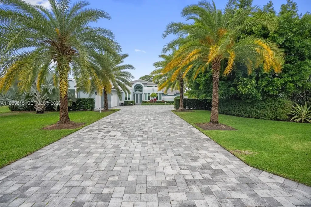 8179 Lakeview Drive West Palm Beach FL 33412