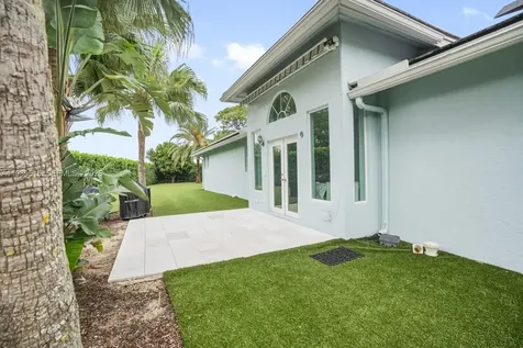 8179 Lakeview Drive West Palm Beach FL 33412