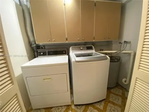 3300-3302 SW 10th Street Miami FL 33135