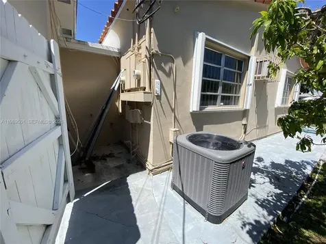 3300-3302 SW 10th Street Miami FL 33135