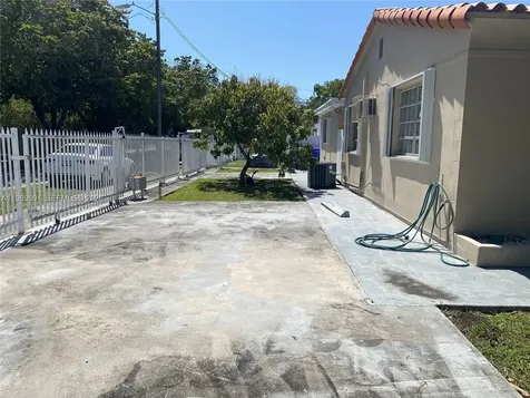 3300-3302 SW 10th Street Miami FL 33135