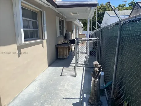 3300-3302 SW 10th Street Miami FL 33135