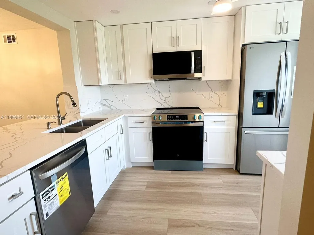 4098 Yarmouth E Boca Raton FL 33434