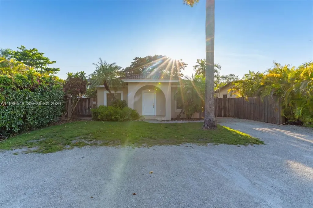 7048 SW 83rd Court Miami FL 33143