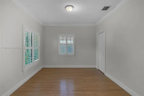 7048 SW 83rd Court Miami FL 33143