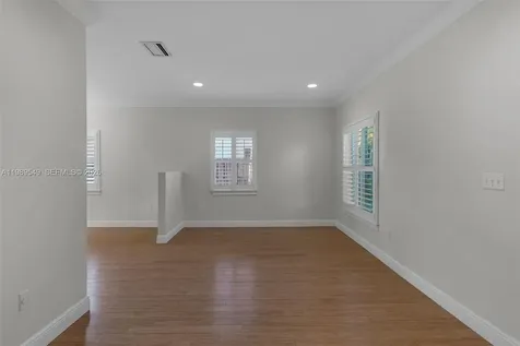 7048 SW 83rd Court Miami FL 33143