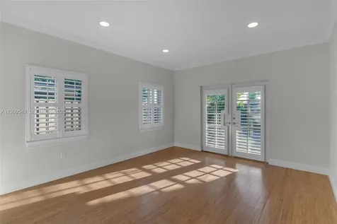 7048 SW 83rd Court Miami FL 33143