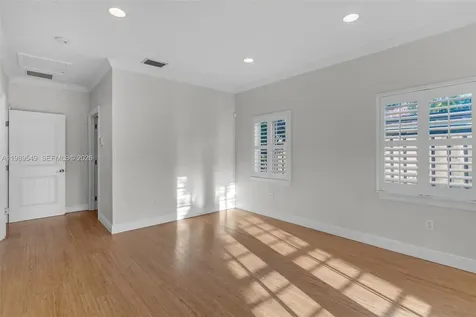 7048 SW 83rd Court Miami FL 33143
