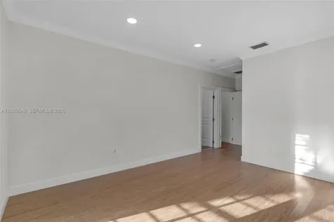 7048 SW 83rd Court Miami FL 33143