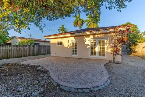 7048 SW 83rd Court Miami FL 33143