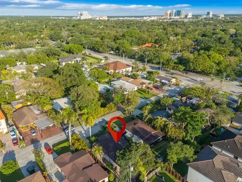 7048 SW 83rd Court Miami FL 33143