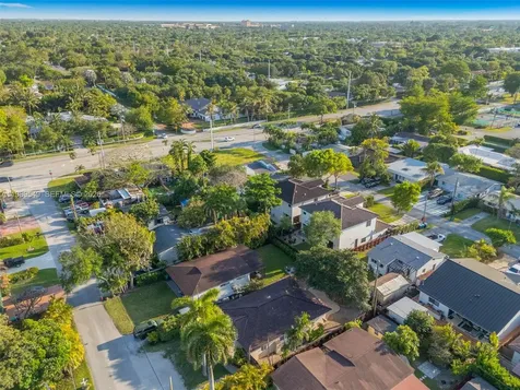 7048 SW 83rd Court Miami FL 33143