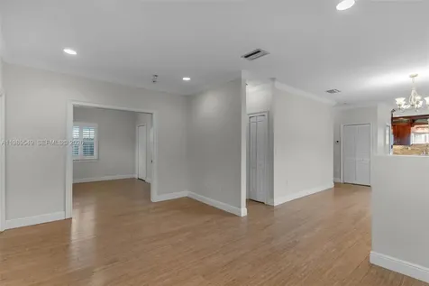 7048 SW 83rd Court Miami FL 33143