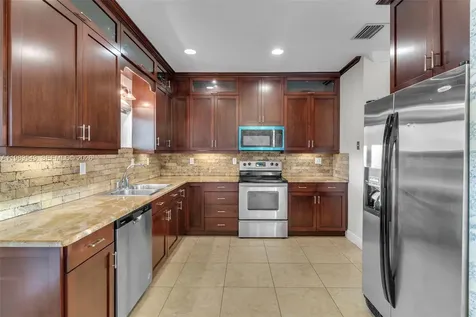 7048 SW 83rd Court Miami FL 33143